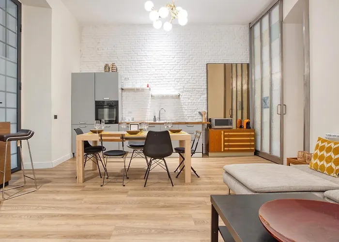 Joivy Modern And Spacious Family Flat